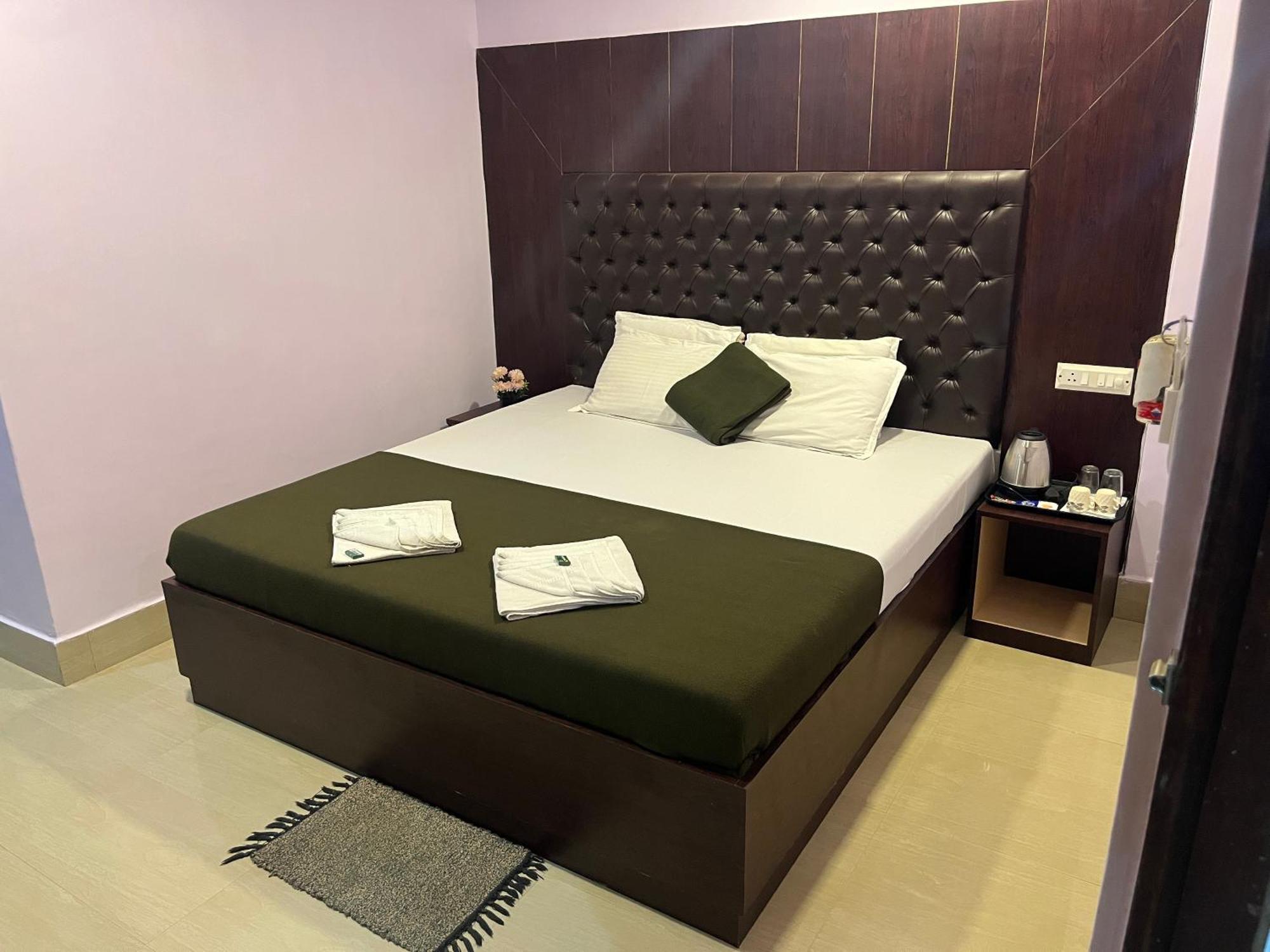 Purnima Residency Hotel Lakshmanpur Екстериор снимка