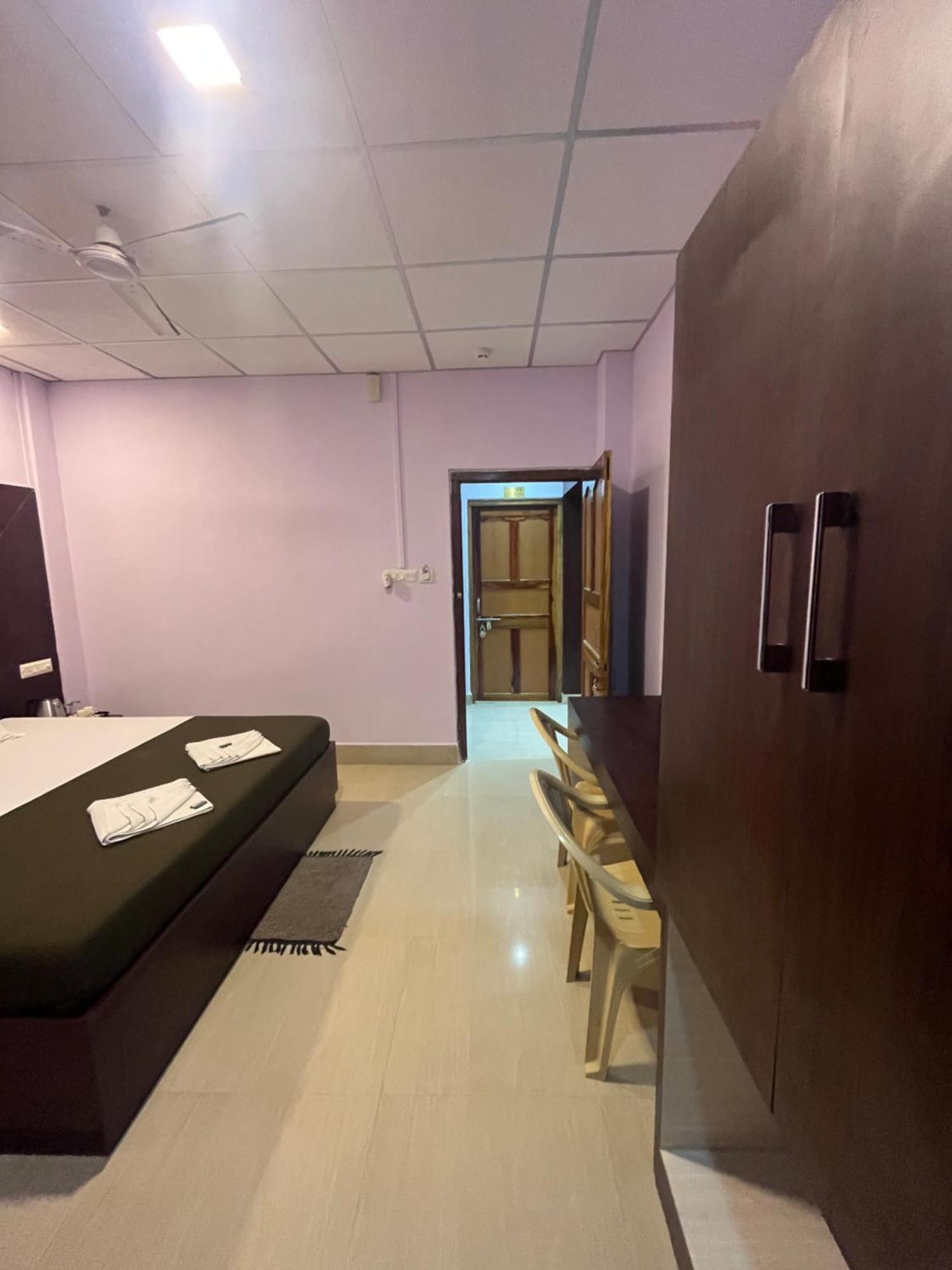 Purnima Residency Hotel Lakshmanpur Екстериор снимка